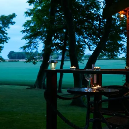 Dale Farm Holidays Farm stay *