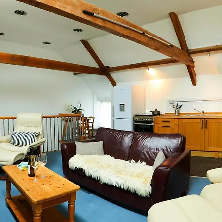 Farm stay Dale Farm Holidays *