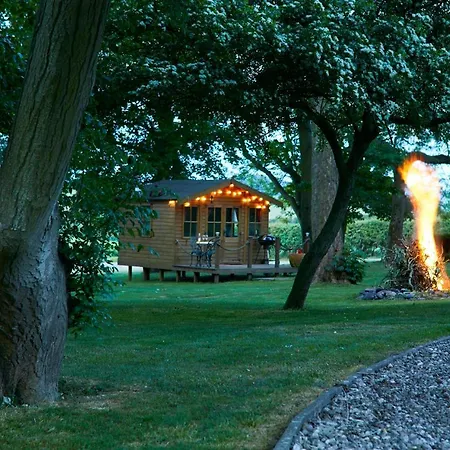 Dale Farm Holidays Farm stay *