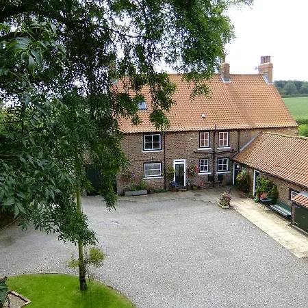 Farm stay Dale Farm Holidays *