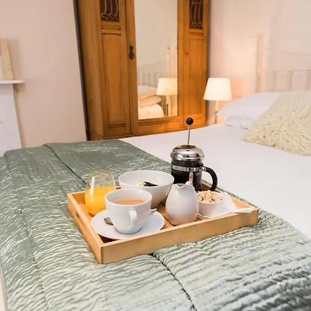 Dale Farm Holidays Farm stay *