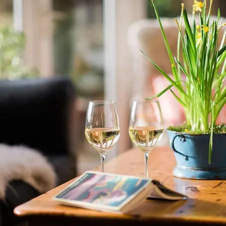 Dale Farm Holidays Farm stay *