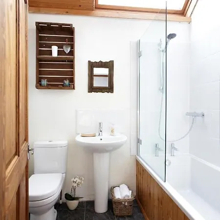 Farm stay Dale Farm Holidays *