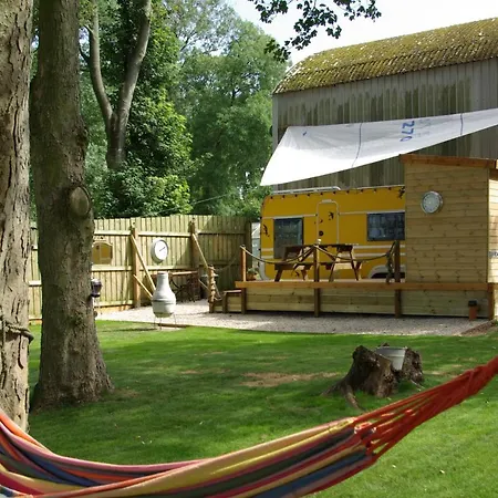 Farm stay Dale Farm Holidays