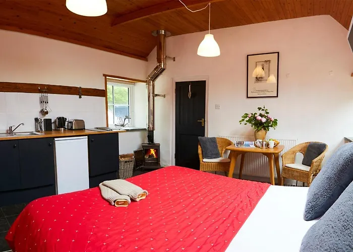 Dale Farm Holidays Farm stay *