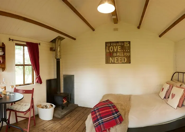 Dale Farm Holidays Farm stay *