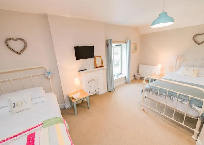 Farm stay Dale Farm Holidays *