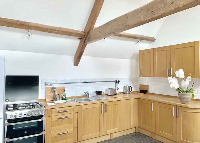 Dale Farm Holidays *