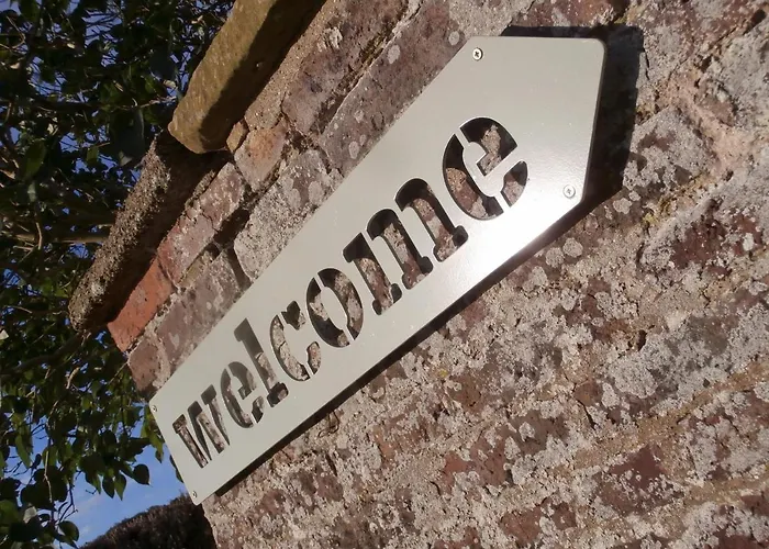 Dale Farm Holidays Farm stay *